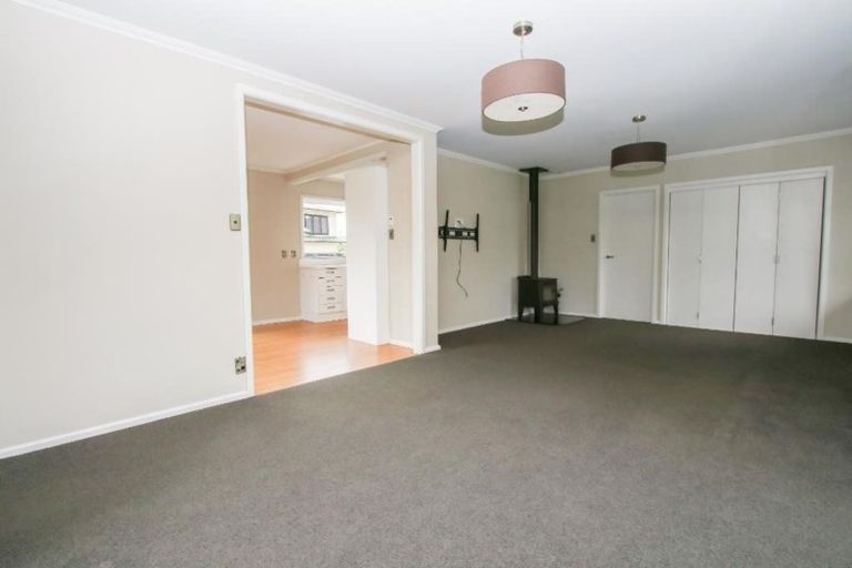Photo of property in 28 Pulham Crescent, Queenwood, Hamilton, 3210