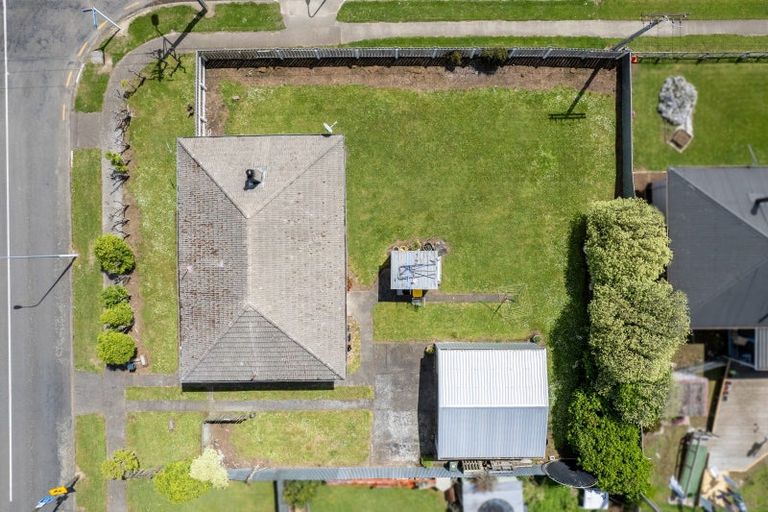 Photo of property in 1 Robertshawe Crescent, Dannevirke, 4930