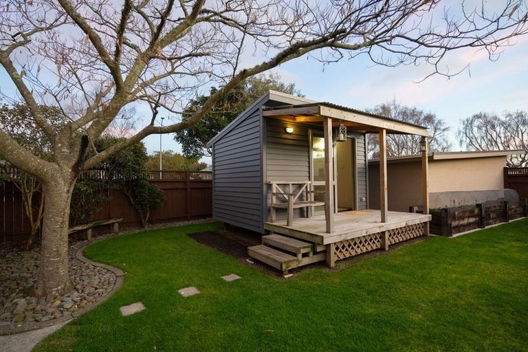Photo of property in 25 Winston Avenue, Hokowhitu, Palmerston North, 4410