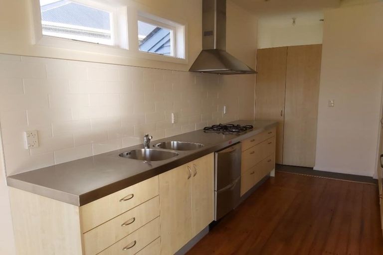 Photo of property in 31 Sidlaw Street, Strathmore Park, Wellington, 6022