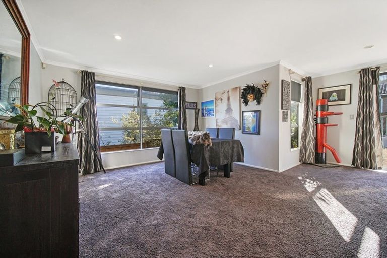 Photo of property in 13 Lambir Place, Fairview Heights, Auckland, 0632