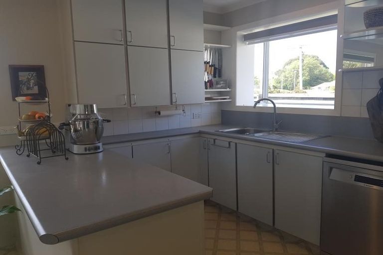 Photo of property in 21 Emlyn Place, Avondale, Christchurch, 8061