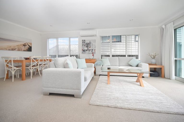 Photo of property in 37 Maylee Crescent, Gulf Harbour, Whangaparaoa, 0930