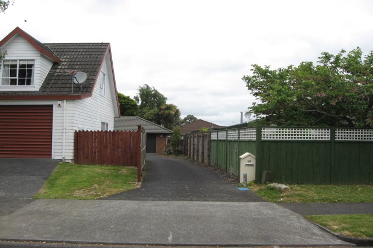 Photo of property in 8a Evanda Crescent, Conifer Grove, Takanini, 2112