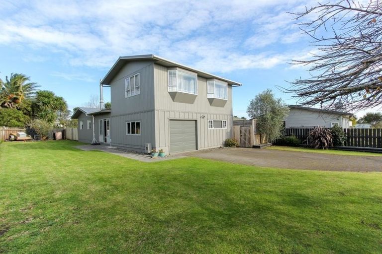 Photo of property in 114 Wairau Road, Oakura, 4314