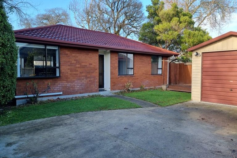 Photo of property in 1/11 Harris Crescent, Papanui, Christchurch, 8053