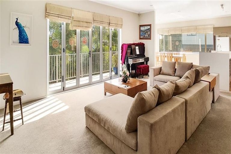 Photo of property in 147b Browns Bay Road, Browns Bay, Auckland, 0630