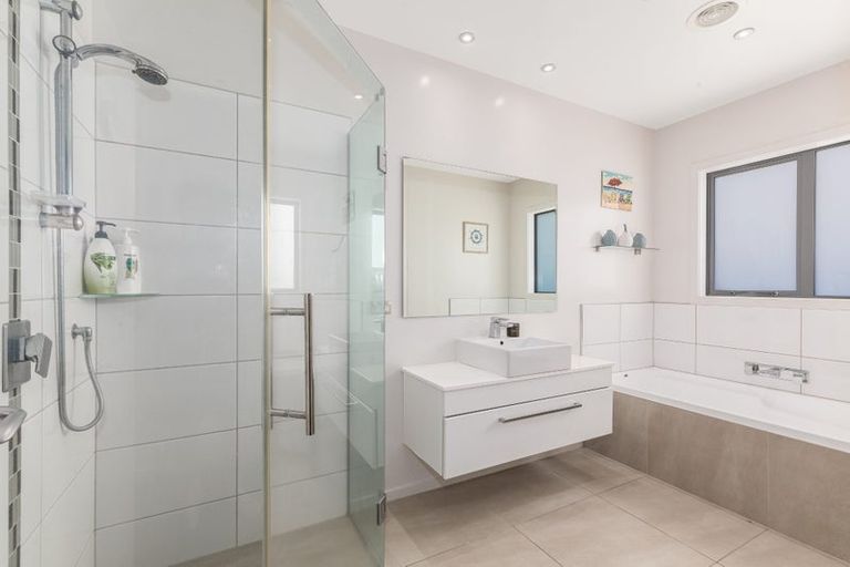 Photo of property in 28 Nelson Avenue, Aotea, Porirua, 5024