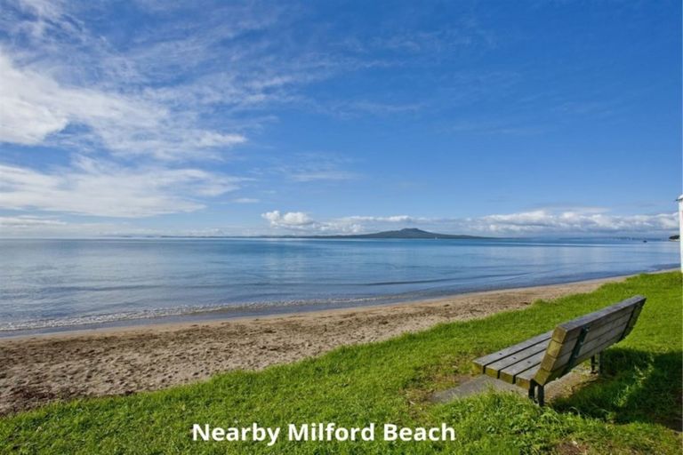 Photo of property in 2/38 East Coast Road, Milford, Auckland, 0620