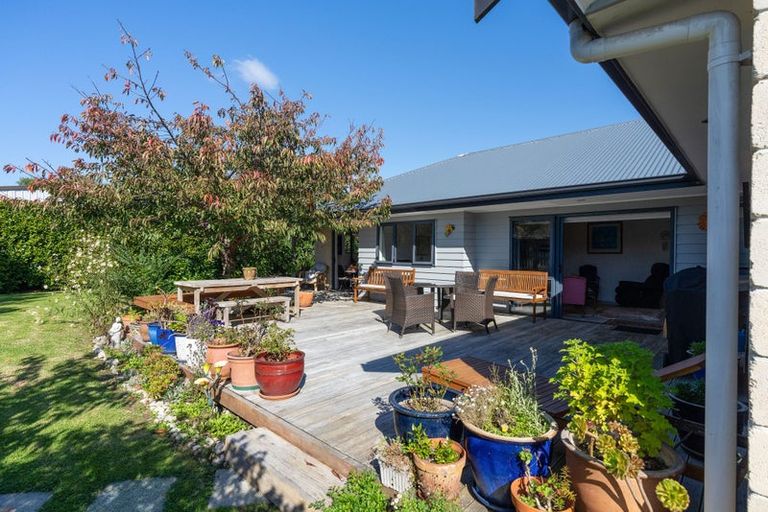 Photo of property in 6 Karlos Lane, Levin, 5510