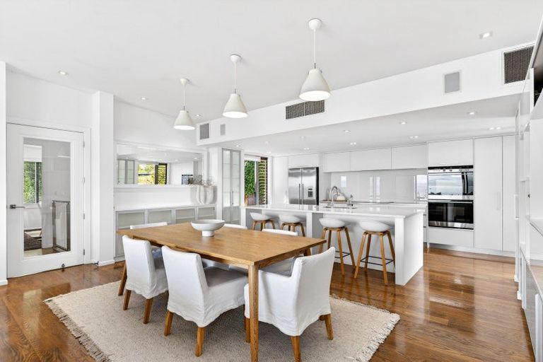 Photo of property in 40 Roslyn Road, Bluff Hill, Napier, 4110