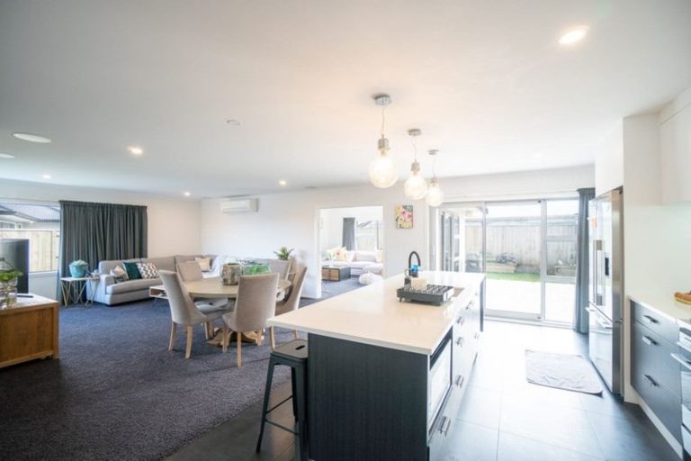 Photo of property in 6 Waimarama Court, Roslyn, Palmerston North, 4414