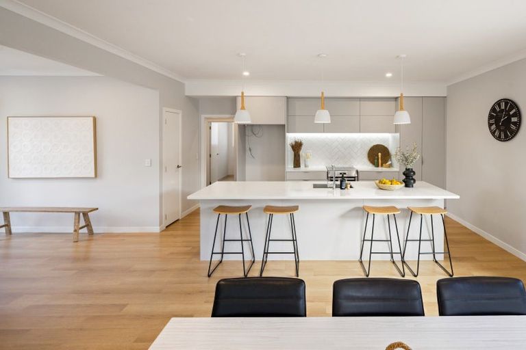 Photo of property in 82 Grey Street, Cambridge, 3434