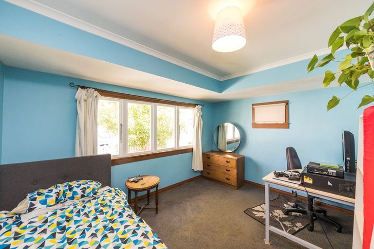 Photo of property in 15 Kingswood Street, Takaro, Palmerston North, 4412