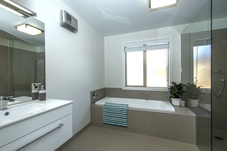 Photo of property in 18 Bevan Place, Wanaka, 9305