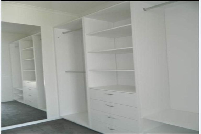 Photo of property in 36 Sohlue Place, Oteha, Auckland, 0632