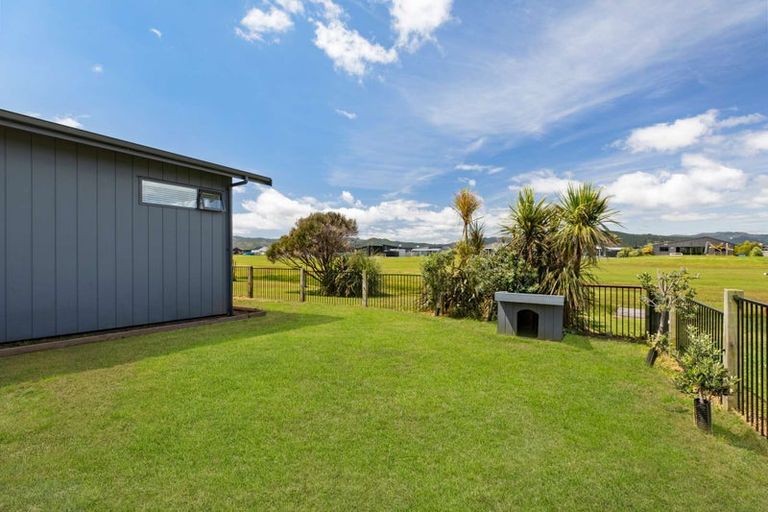 Photo of property in 126 The Fairway, Matarangi, Whitianga, 3592