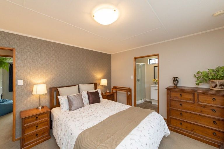 Photo of property in 9 Delta Place, Milson, Palmerston North, 4414
