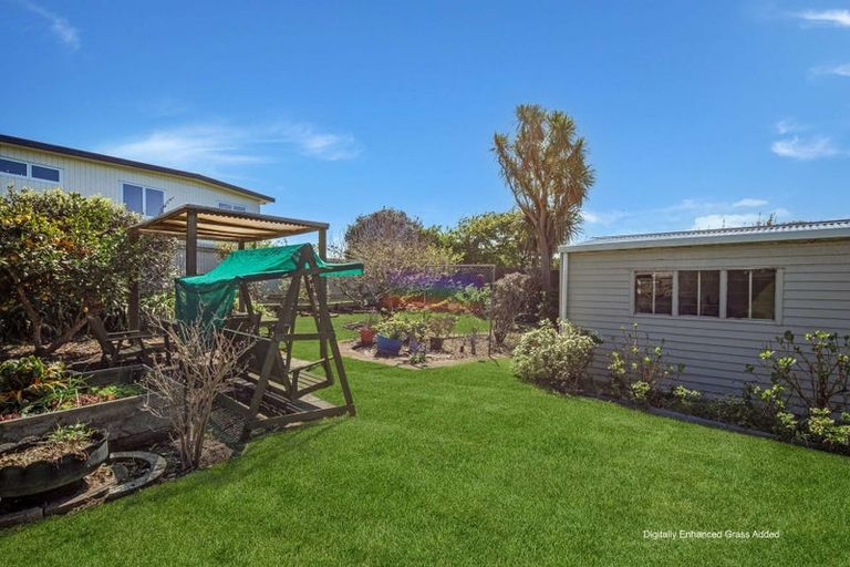 Photo of property in 102 Matai Street, Castlecliff, Whanganui, 4501