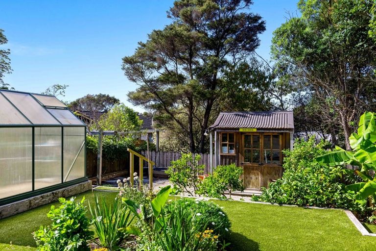 Photo of property in 20 Miraka Place, Birkenhead, Auckland, 0626