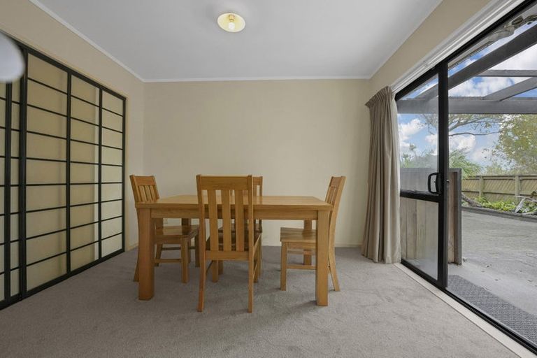 Photo of property in 5 Oakhaven Place, Ranui, Auckland, 0612