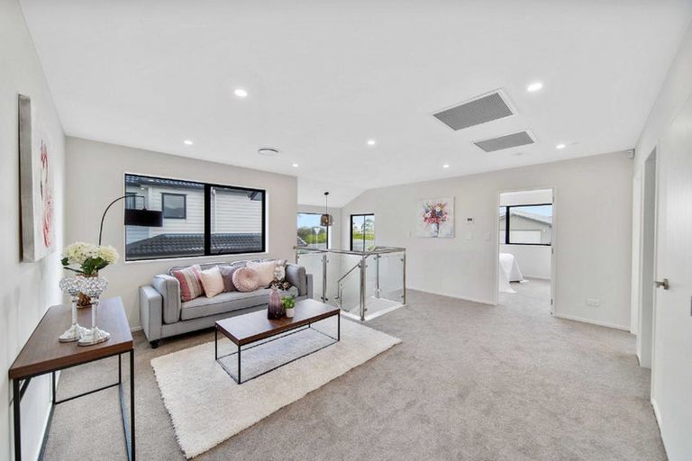 Photo of property in 1 Nola Dawn Avenue, Papakura, 2110