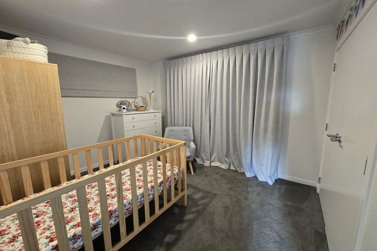Photo of property in 10 Gaff Place, Whitby, Porirua, 5024