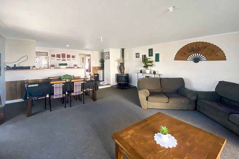 Photo of property in 15 Gibson Street, Aramoho, Whanganui, 4500