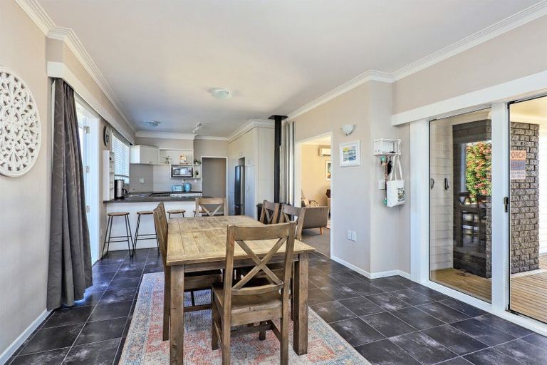 Photo of property in 57 Te Aute Road, Havelock North, 4130