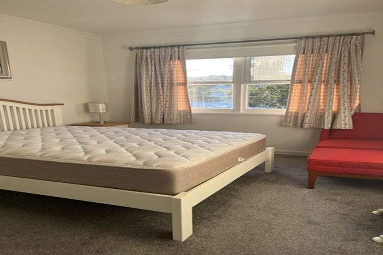 Photo of property in 1/110 Saddleback Rise, Murrays Bay, Auckland, 0630