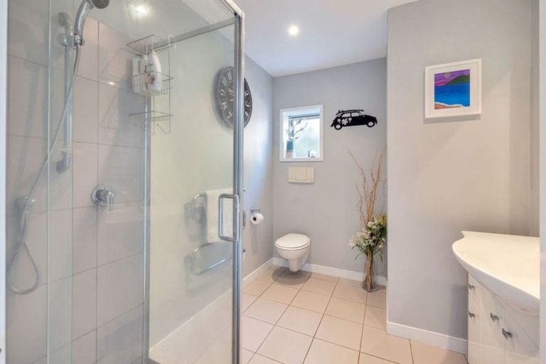 Photo of property in 7 Rossmore Terrace, Murrays Bay, Auckland, 0630