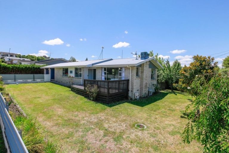 Photo of property in 2 Newcastle Road, Dinsdale, Hamilton, 3204