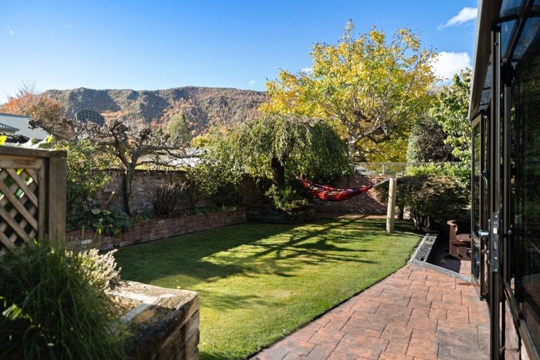 Photo of property in 18 Inverness Crescent, Arrowtown, 9302