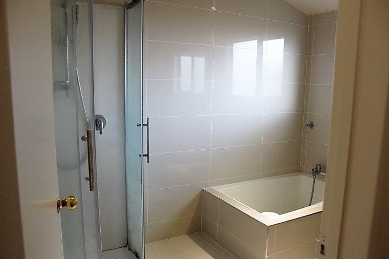 Photo of property in 1/34 Sorrel Crescent, Bucklands Beach, Auckland, 2012