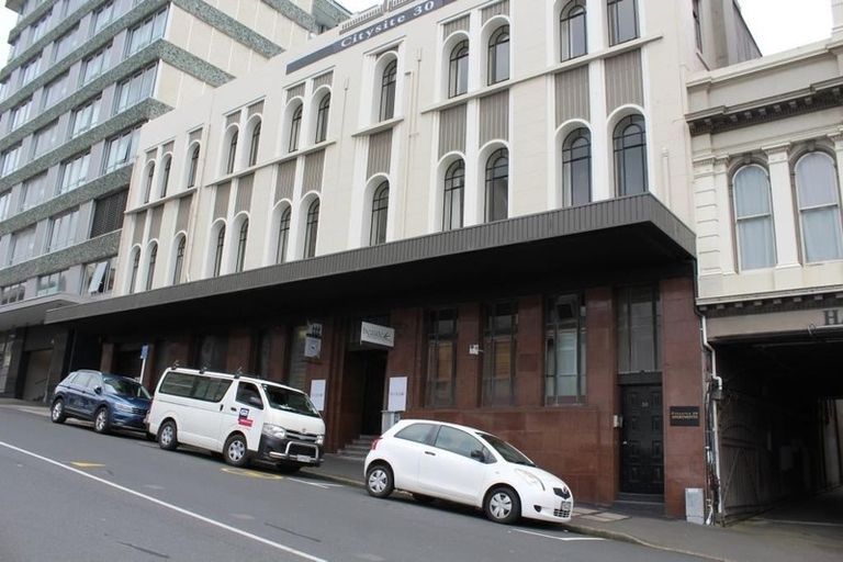 Photo of property in 30 Dowling Street, Dunedin Central, Dunedin, 9016