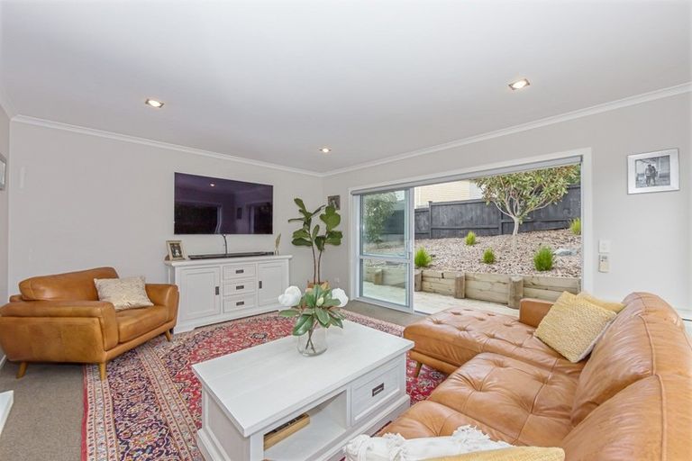 Photo of property in 15 Fern Court, Orewa, 0931