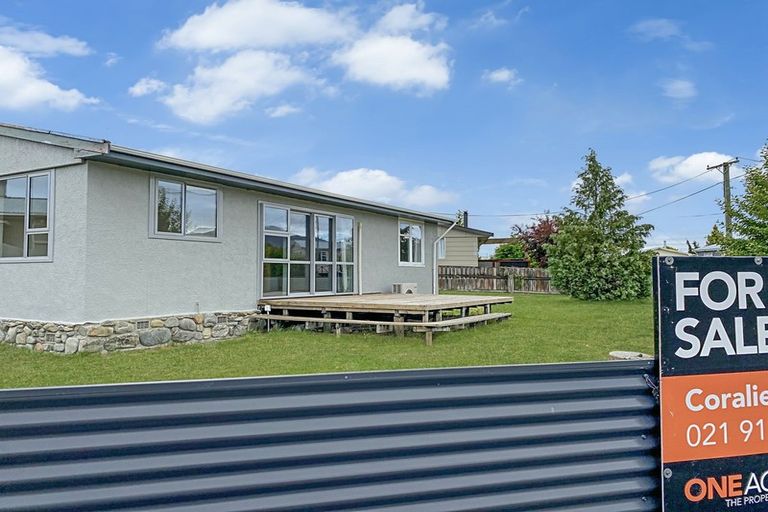 Photo of property in 6 Hopkins Road, Twizel, 7901