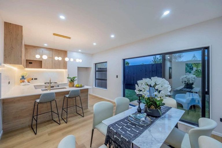 Photo of property in 13b Purata Place, Mangere Bridge, Auckland, 2022