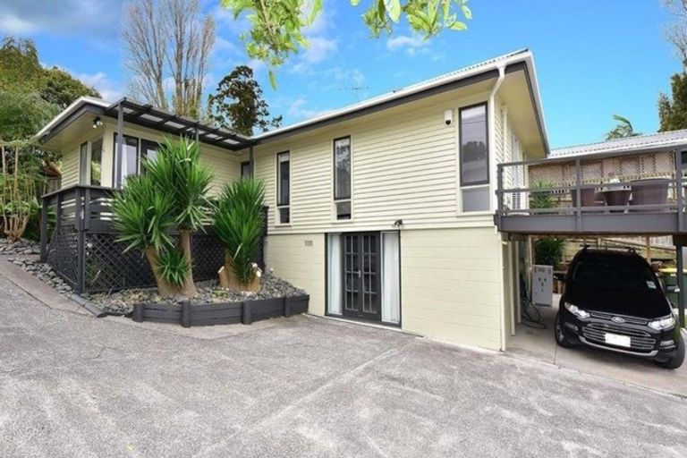 Photo of property in 1/546 Glenfield Road, Glenfield, Auckland, 0629