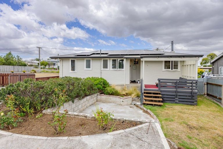 Photo of property in 6 Montgomery Street, Waipukurau, 4200