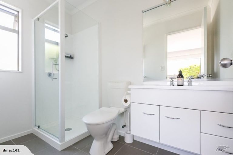 Photo of property in 4 West Place, Greenmeadows, Napier, 4112