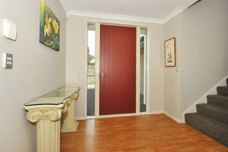 Photo of property in 35 Mataroa Place, Parklands, Christchurch, 8083