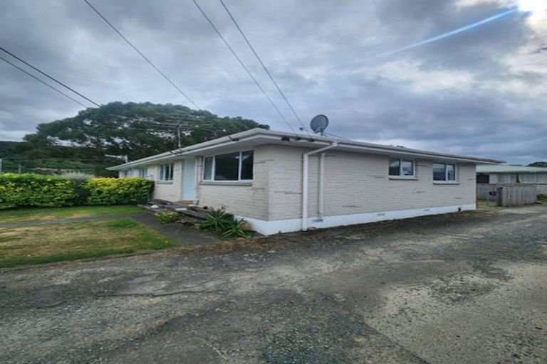 Photo of property in 1/12 Poplar Grove, Ebdentown, Upper Hutt, 5018