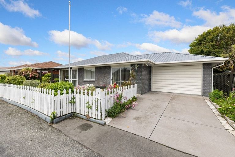 Photo of property in 2/7 Katie Lane, Dallington, Christchurch, 8061