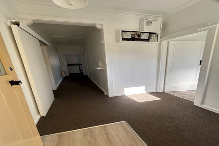 Photo of property in 2 Cambridge Street, Gonville, Whanganui, 4501