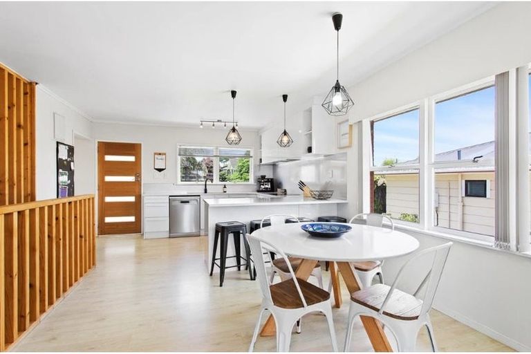 Photo of property in 15 Halberg Street, Papakura, 2110