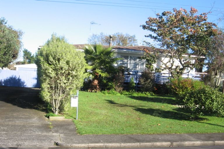 Photo of property in 4 Rondorlyn Place, Manurewa, Auckland, 2102