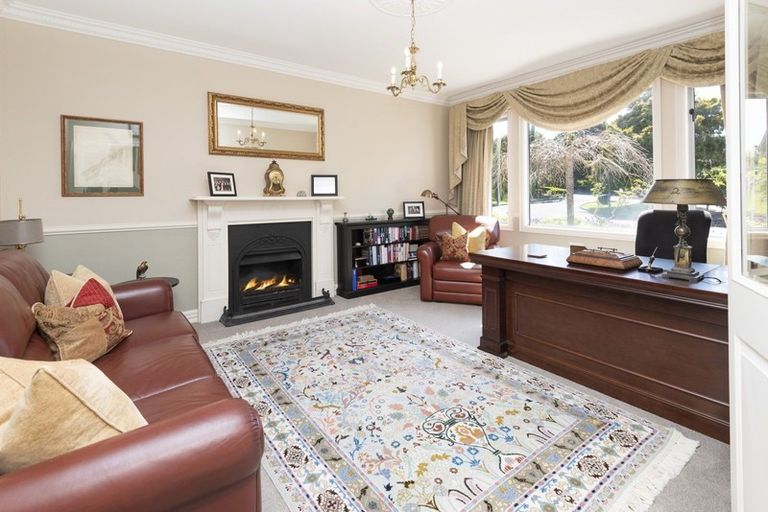 Photo of property in 33 Seymour Road, Mellons Bay, Auckland, 2014