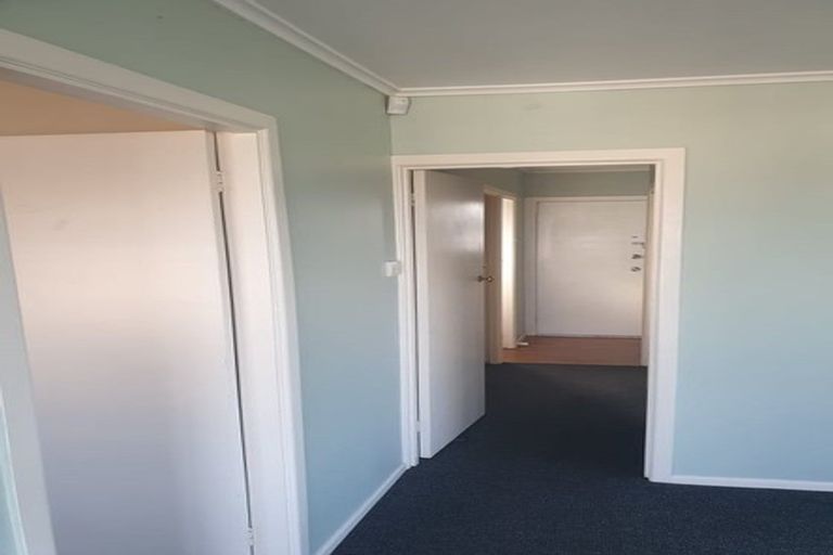 Photo of property in 1/402 Mount Albert Road, Mount Roskill, Auckland, 1041