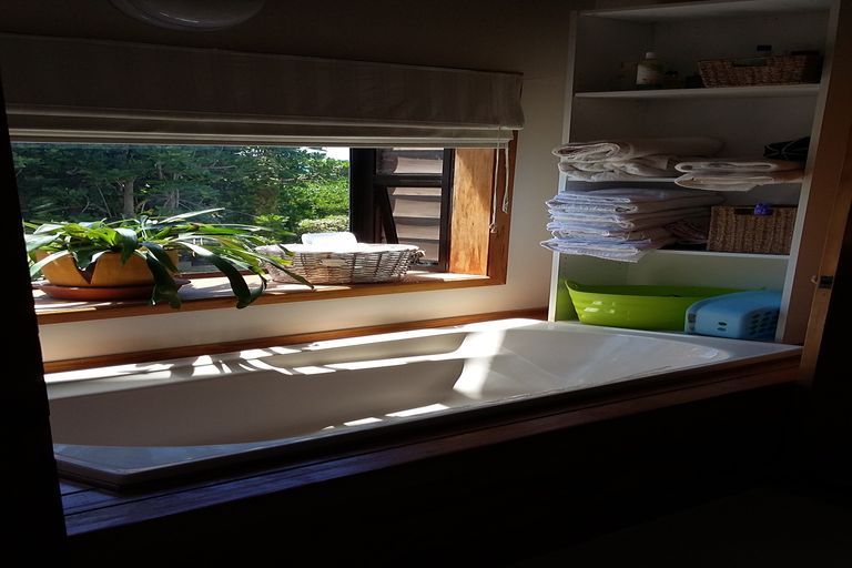 Photo of property in 57 Moana Road, Okitu, Gisborne, 4010